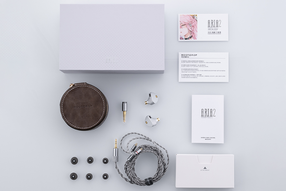 MOONDROP Aria 2 box contents: earphones, cable, plugs, ear tips, case