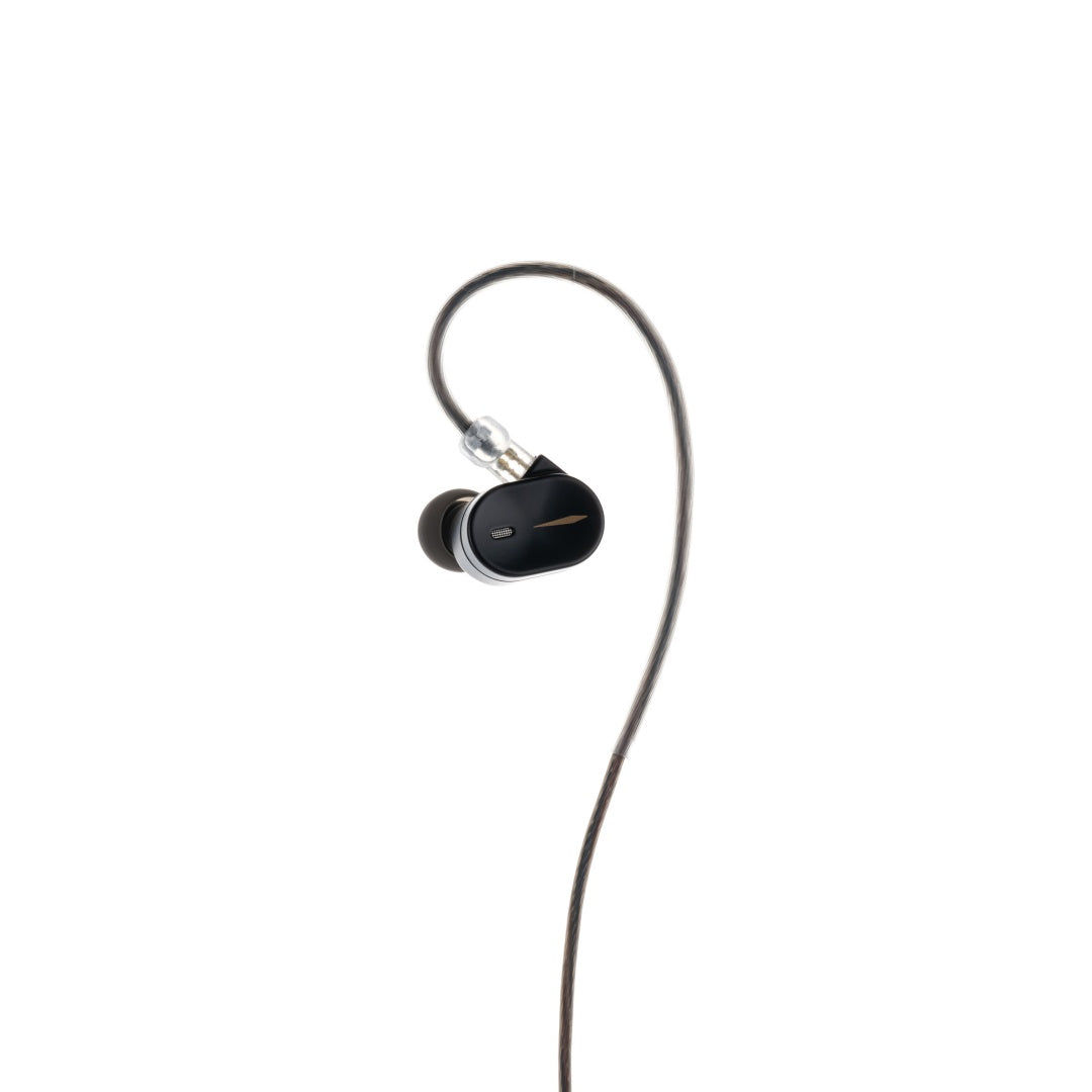 MOONDROP CHU III in Black, single earpiece with cable