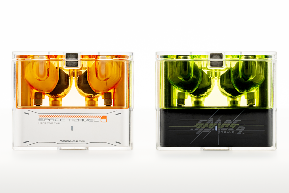 MOONDROP Space Travel 2 charging cases, orange and green
